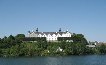 Schloss Plön bei Plöner Seenfahrt