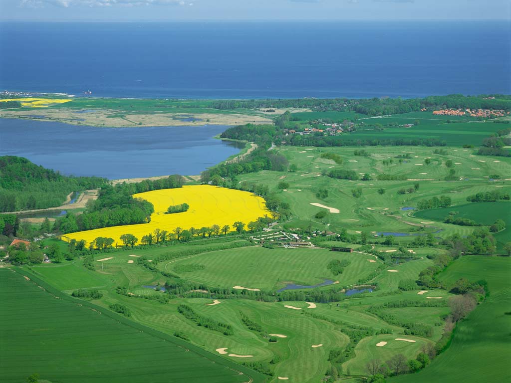 Luftbild vom Golfplatz Hohwachter Bucht